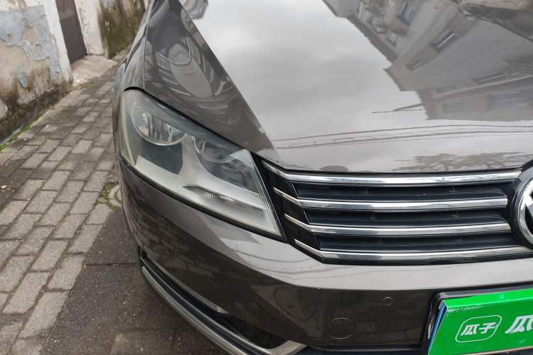 Used Volkswagen Magotan 2012 Travel Edition 2.0 TSI Comfort Version Right Front Headlight