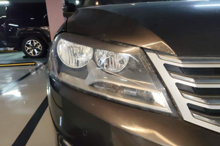 Used Volkswagen Magotan 2012 Travel Edition 2.0 TSI Comfort Version Right Front Headlight