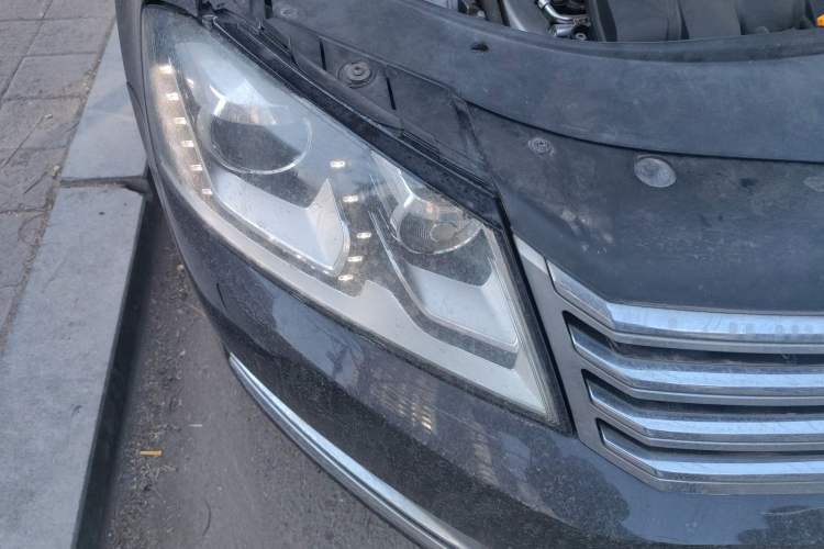 Used Volkswagen Magotan 2012 3.0 FSI Flagship Edition Right Front Headlight