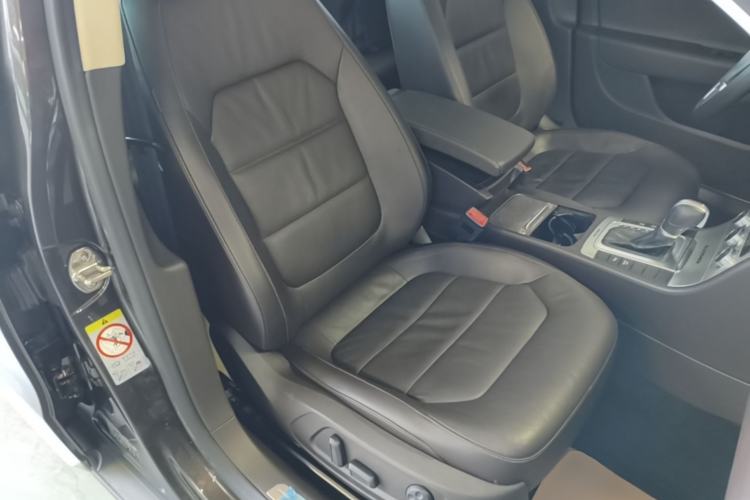 Used Volkswagen Magotan 2012 Travel Edition 2.0 TSI 4x4 Comfort Version Right Front Seat