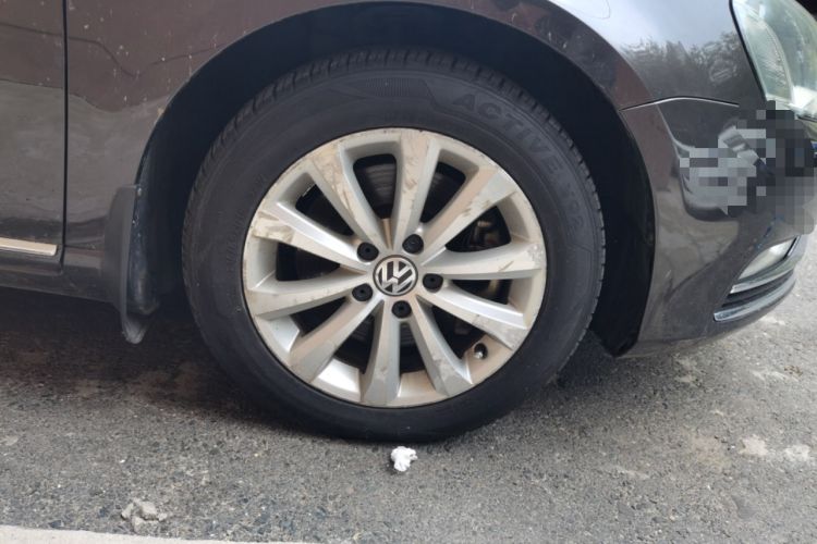 Used Volkswagen Magotan 2012 1.8TSI Luxury Model Right Front Wheel Hub