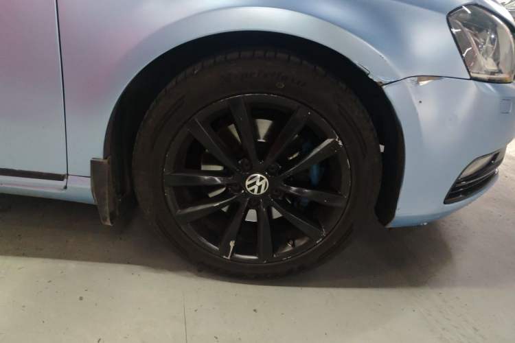 Used Volkswagen Magotan 2012 1.8TSI Prestige Model Right Front Wheel Hub