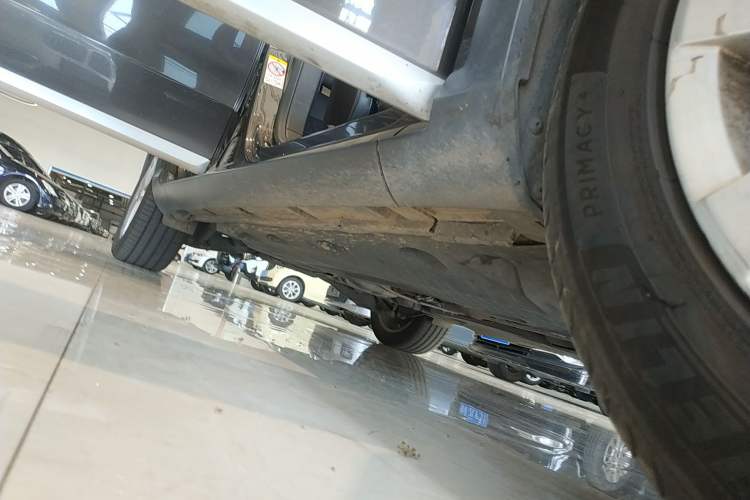 Used Volkswagen Magotan 2012 Travel Edition 2.0 TSI 4x4 Comfort Version Right Side Sill