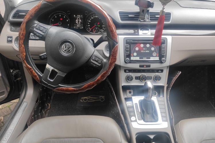 Used Volkswagen Magotan 2012 Facelift 1.8TSI Prestige Model Steering Wheel