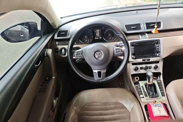 Used Volkswagen Magotan 2012 1.8TSI Prestige Model Steering Wheel