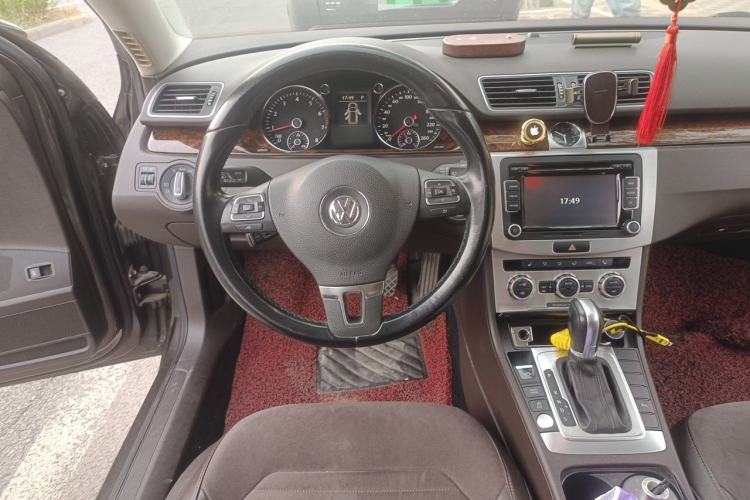 Used Volkswagen Magotan 2012 Travel Edition 2.0 TSI Comfort Version Steering Wheel