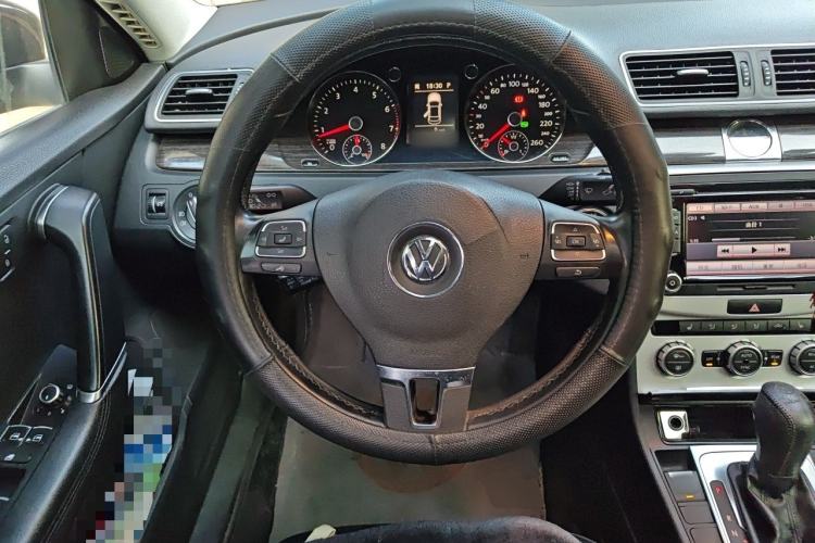 Used Volkswagen Magotan 2012 1.8TSI Prestige Model Steering Wheel