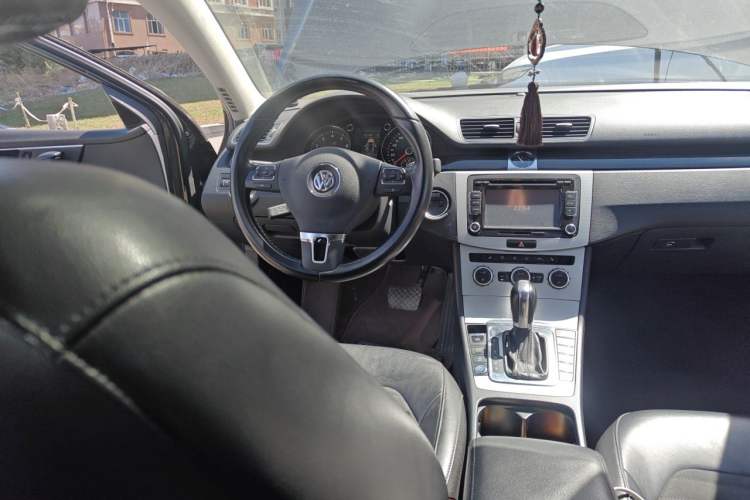 Used Volkswagen Magotan 2012 Facelift 1.8TSI Prestige Model Steering Wheel