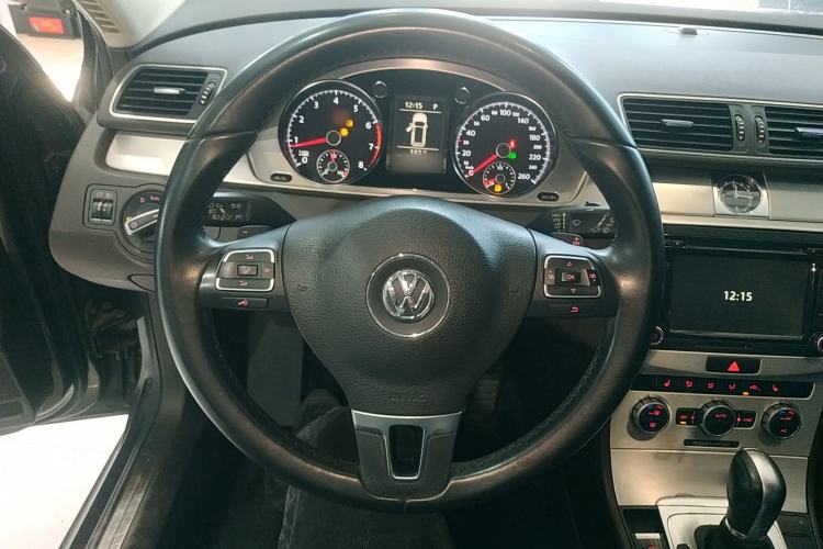 Used Volkswagen Magotan 2012 Travel Edition 2.0 TSI 4x4 Comfort Version Steering Wheel