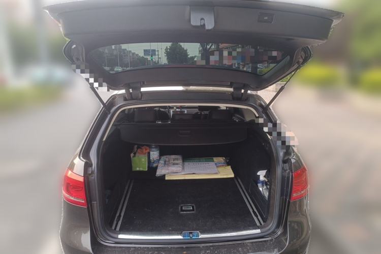 Used Volkswagen Magotan 2012 Travel Edition 2.0 TSI Comfort Version Trunk