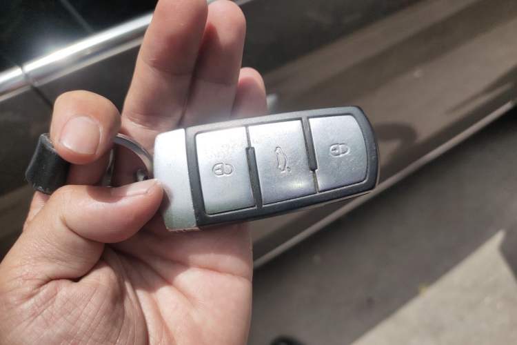 Used Volkswagen Magotan 2012 Revised 1.8TSI Luxury Version Vehicle Key
