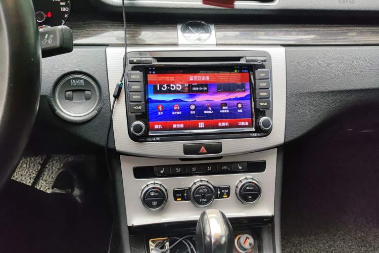 Used Volkswagen Magotan 2012 Facelift 2.0 TSI Prestige Model Audio And AC Panel