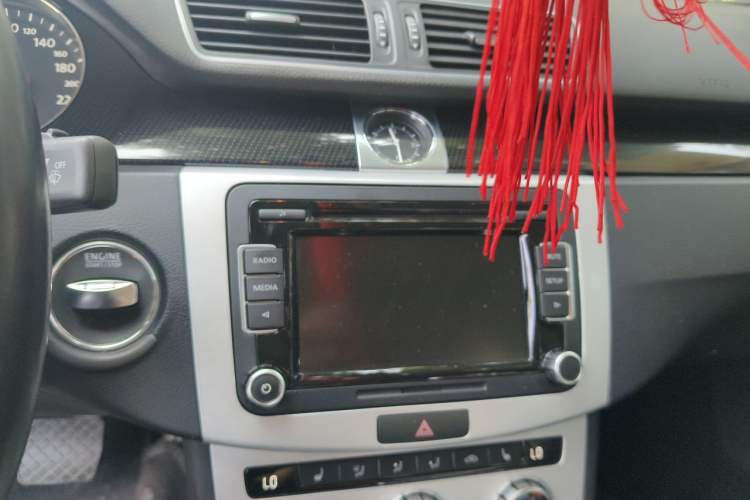 Used Volkswagen Magotan 2012 Revised Version 2.0 TSI Luxury Edition Audio And AC Panel