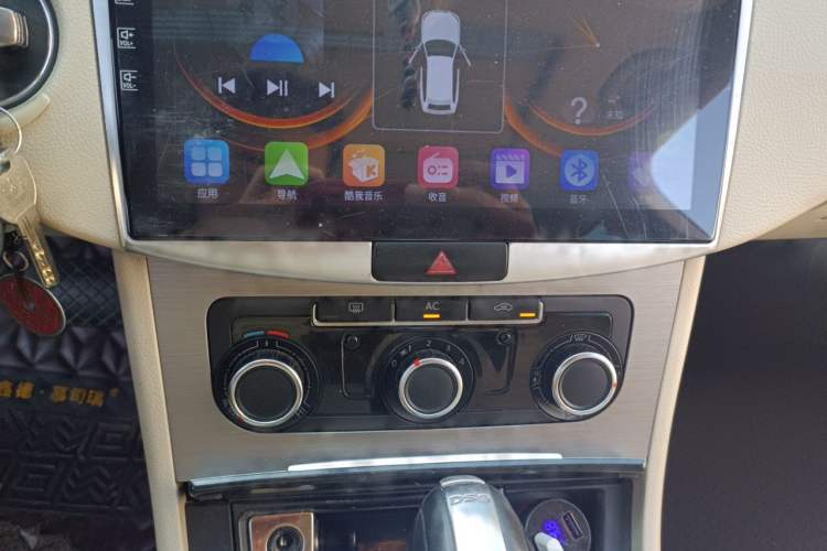 Used Volkswagen Magotan 2012 Revised Version 1.8TSI Leading Edition Audio And AC Panel
