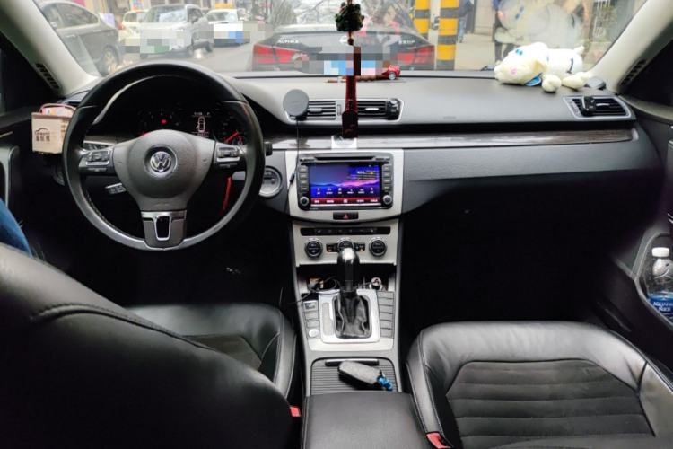 Used Volkswagen Magotan 2012 Facelift 2.0 TSI Prestige Model Center Console