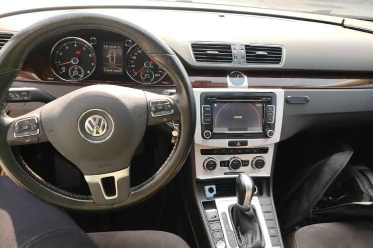 Used Volkswagen Magotan 2012 Travel Edition 2.0 TSI Comfort Version Center Console