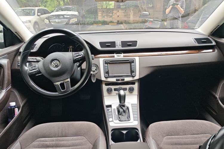 Used Volkswagen Magotan 2012 Travel Edition 2.0 TSI Comfort Version Center Console