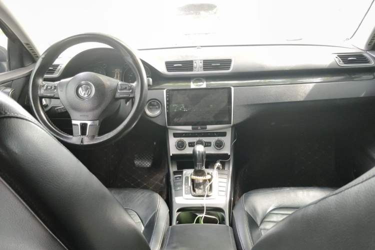 Used Volkswagen Magotan 2012 1.8TSI Luxury Model Center Console