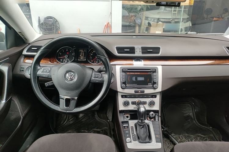 Used Volkswagen Magotan 2012 Travel Edition 2.0 TSI Comfort Version Center Console
