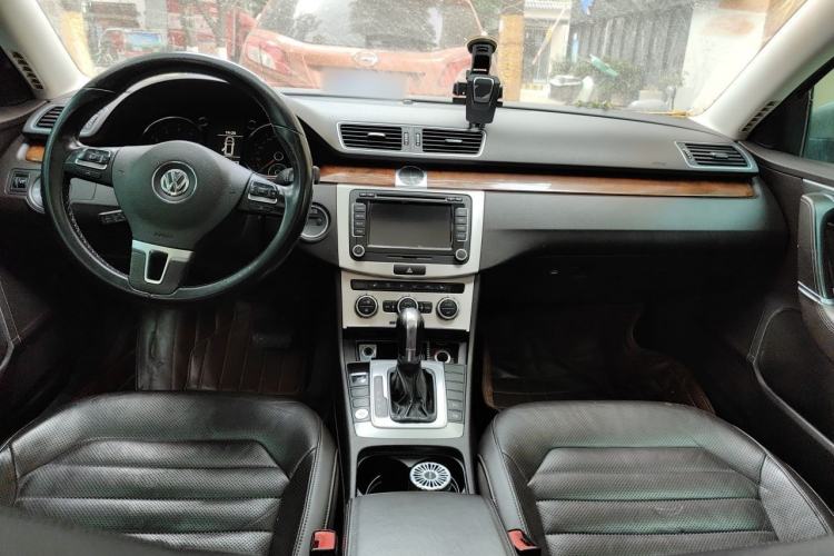 Used Volkswagen Magotan 2012 Travel Edition 2.0 TSI Luxury Version Center Console