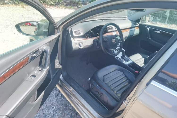 Used Volkswagen Magotan 2012 Travel Edition 2.0 TSI Luxury Version Driver Seat