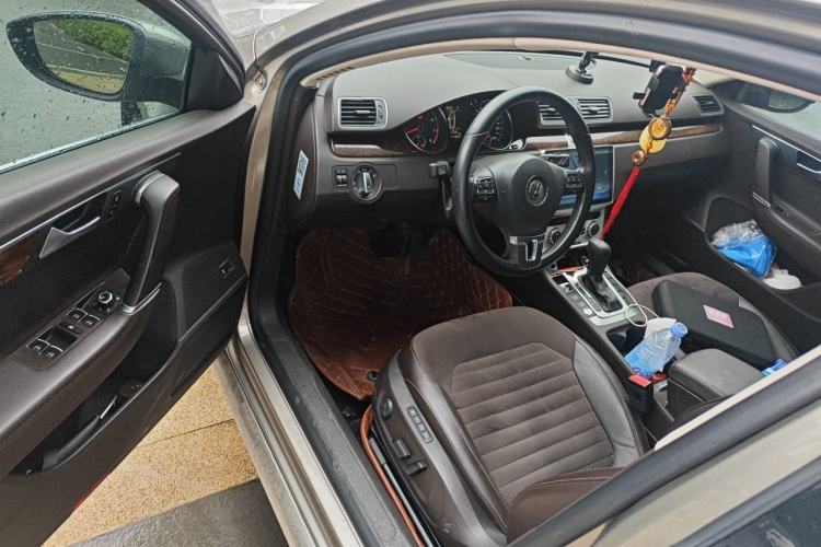 Used Volkswagen Magotan 2012 Travel Edition 2.0 TSI Comfort Version Driver Seat