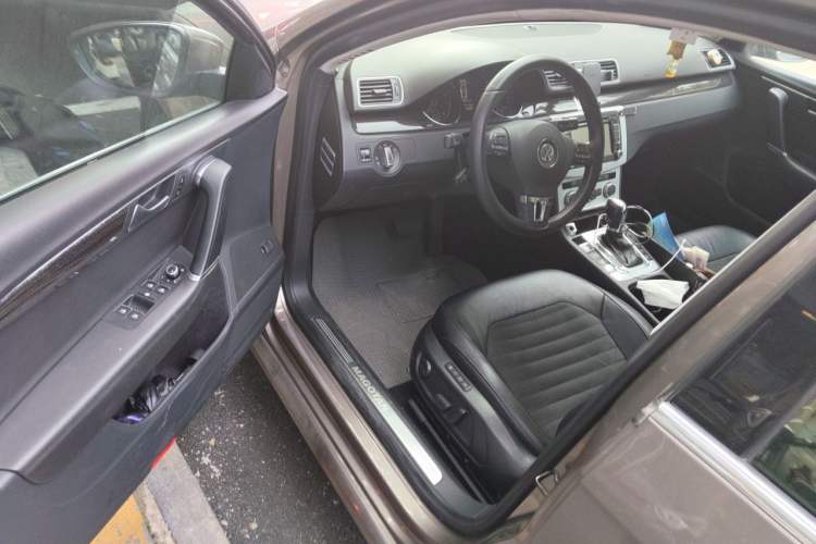 Used Volkswagen Magotan 2012 Facelift 1.8TSI Prestige Model Driver Seat