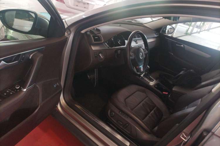 Used Volkswagen Magotan 2012 Travel Edition 2.0 TSI 4x4 Comfort Version Driver Seat