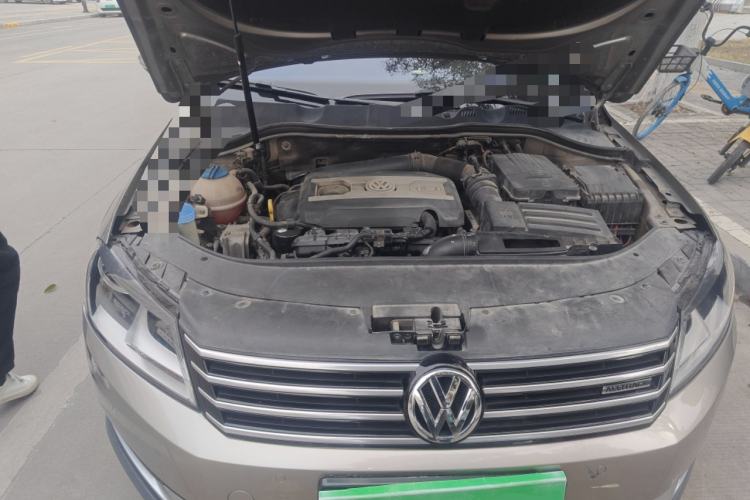 Used Volkswagen Magotan 2012 Travel Edition 2.0 TSI 4x4 Comfort Version Engine Bay