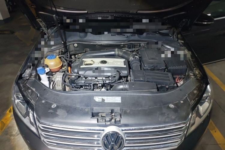 Used Volkswagen Magotan 2012 Revised 1.8TSI Luxury Version Engine Bay