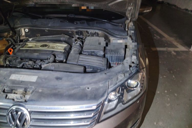 Used Volkswagen Magotan 2012 Revised 1.8TSI Luxury Version Engine Bay Left