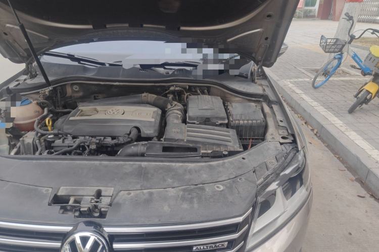Used Volkswagen Magotan 2012 Travel Edition 2.0 TSI 4x4 Comfort Version Engine Bay Left