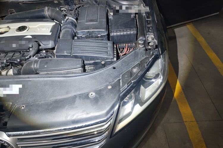 Used Volkswagen Magotan 2012 Revised 1.8TSI Luxury Version Engine Bay Left