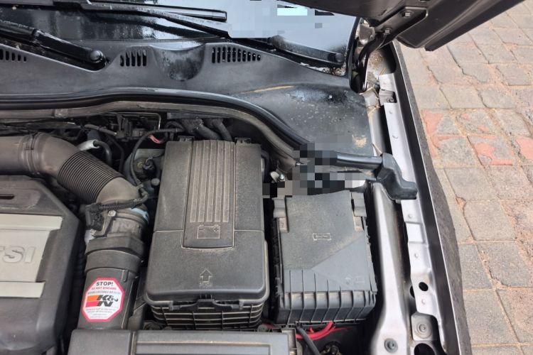 Used Volkswagen Magotan 2012 1.8TSI Luxury Model Engine Bay Left