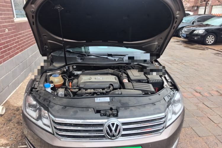 Used Volkswagen Magotan 2012 1.8TSI Luxury Model Engine Bay