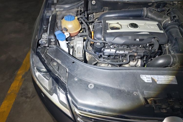 Used Volkswagen Magotan 2012 Revised 1.8TSI Luxury Version Engine Bay Right