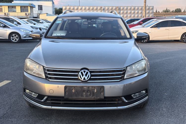 Used Volkswagen Magotan 2012 Travel Edition 2.0 TSI Comfort Version Exterior 1