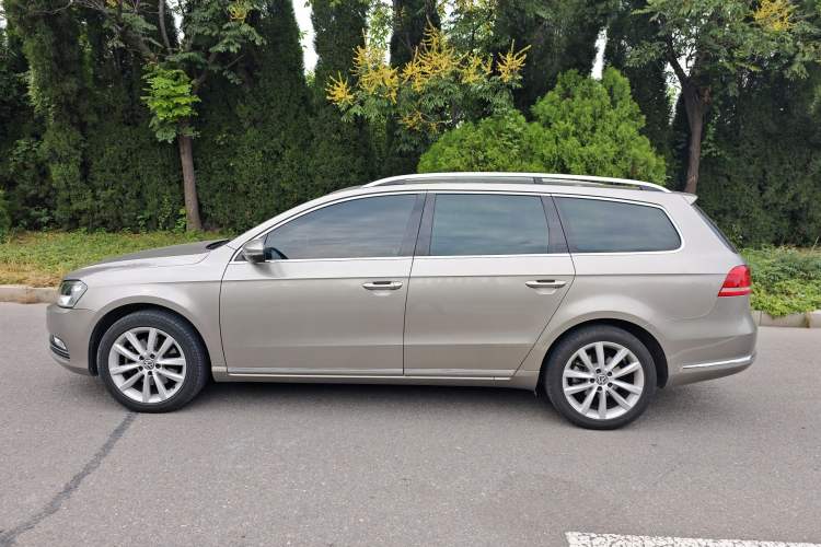 Used Volkswagen Magotan 2012 Travel Edition 2.0 TSI Comfort Version Exterior 3
