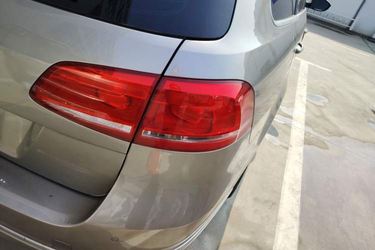 Used Volkswagen Magotan 2012 Travel Edition 2.0 TSI Comfort Version Exterior 3