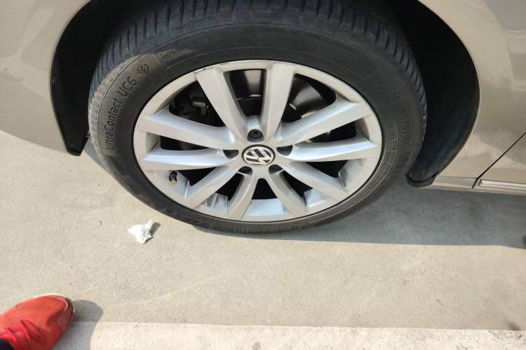 Used Volkswagen Magotan 2012 Travel Edition 2.0 TSI Comfort Version Exterior 4