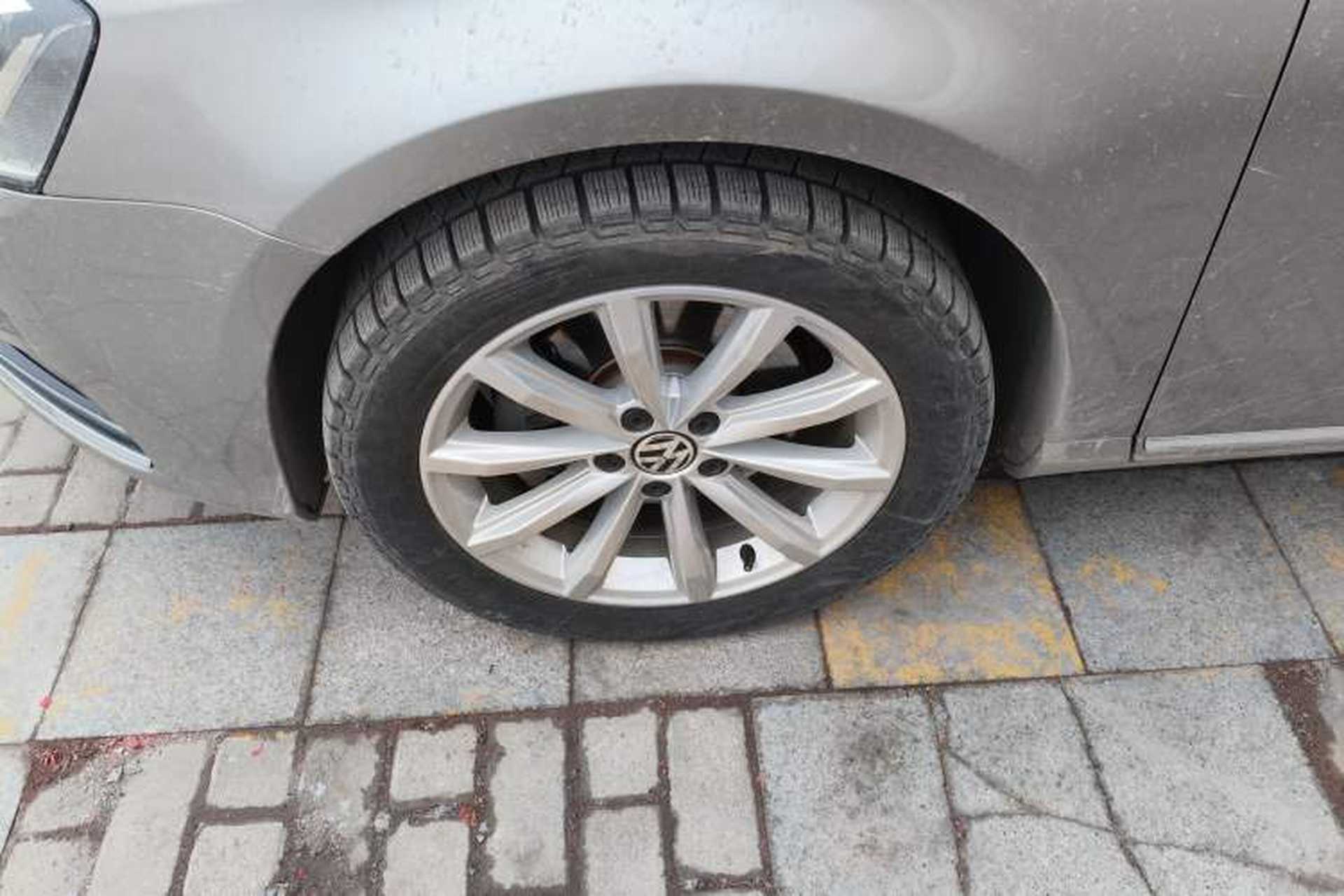 Used Volkswagen Magotan 2012 Travel Edition 2.0 TSI Comfort Version Exterior 4