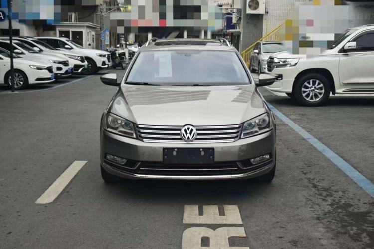Used Volkswagen Magotan 2012 Travel Edition 2.0 TSI Comfort Version Exterior 4