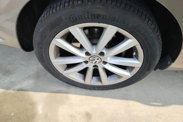 Used Volkswagen Magotan 2012 Travel Edition 2.0 TSI Comfort Version Exterior 5