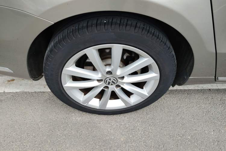 Used Volkswagen Magotan 2012 Travel Edition 2.0 TSI Comfort Version Exterior 8
