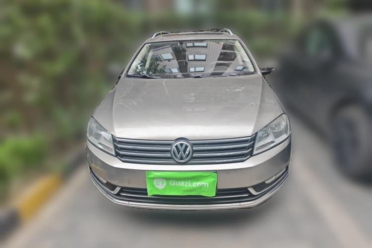 Used Volkswagen Magotan 2012 Travel Edition 2.0 TSI Comfort Version Front