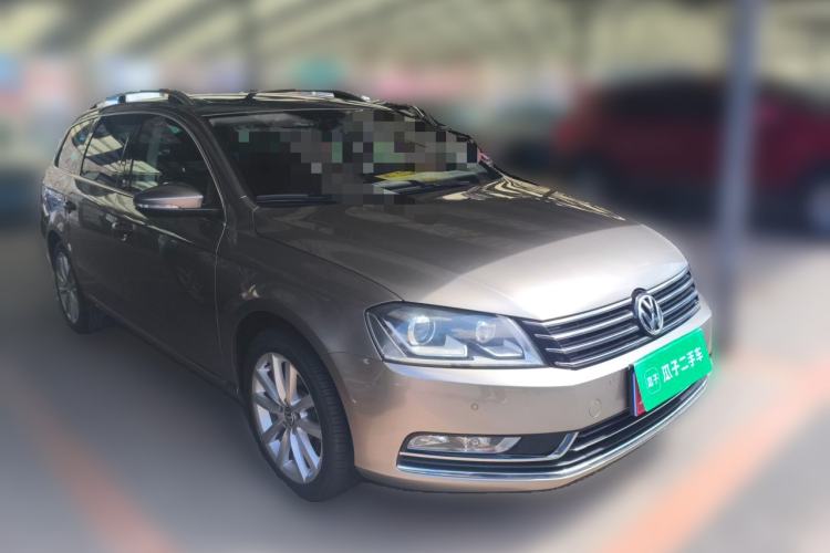 Used Volkswagen Magotan 2012 Travel Edition 2.0 TSI Comfort Version Front Right 45 Deg