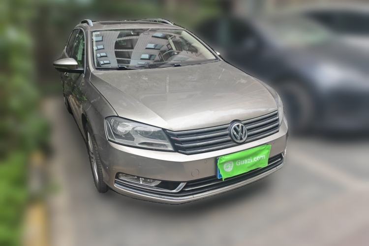 Used Volkswagen Magotan 2012 Travel Edition 2.0 TSI Comfort Version Front Right 45 Deg
