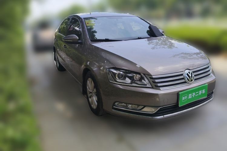 Used Volkswagen Magotan 2012 Revised Version 2.0 TSI Luxury Edition Front Right 45 Deg