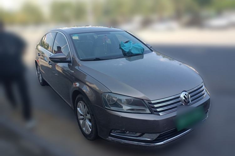 Used Volkswagen Magotan 2012 Revised Version 1.8TSI Leading Edition Front Right 45 Deg