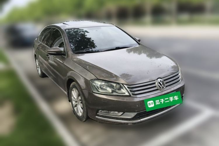 Used Volkswagen Magotan 2012 1.8TSI Luxury Model Front Right 45 Deg
